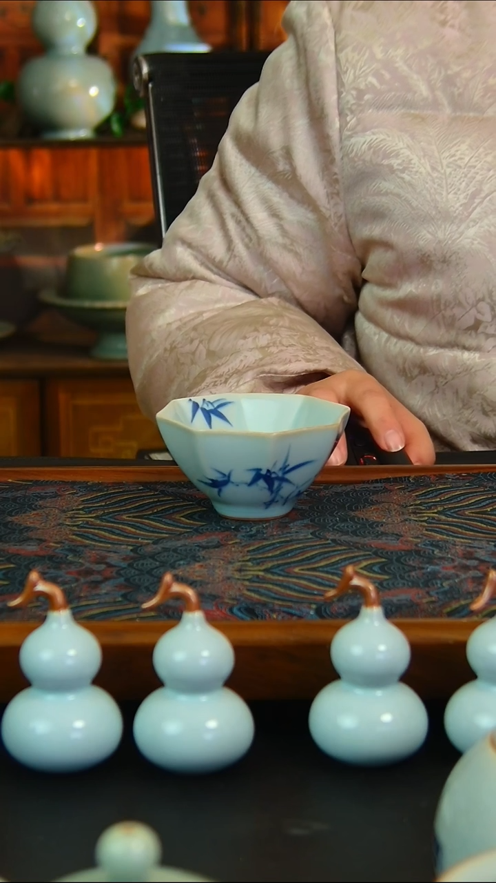 瓷片仿古八方杯微瑕