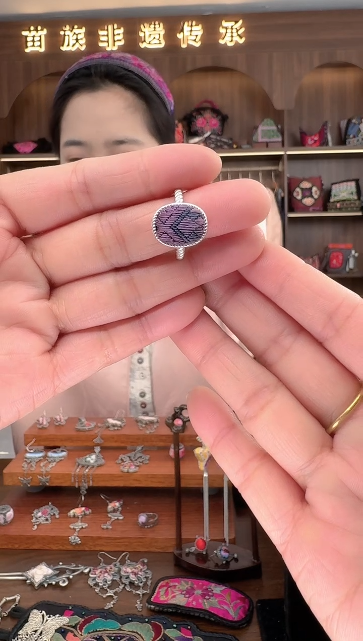 【闪购商品】织绣扶光苗绣传承4