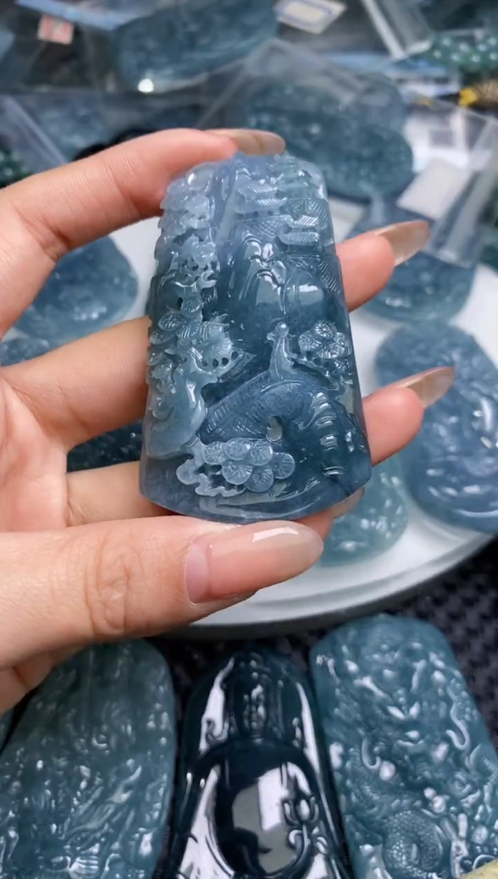 【闪购商品】翡翠颈饰未镶嵌           