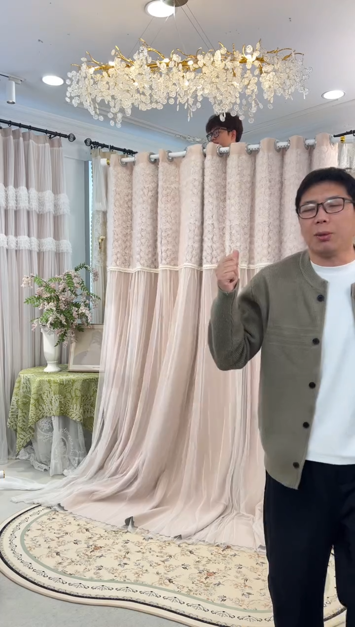 涤纶玫瑰花园粉色宽4米对开高2.7米（默认打孔款，挂钩款需要备注）