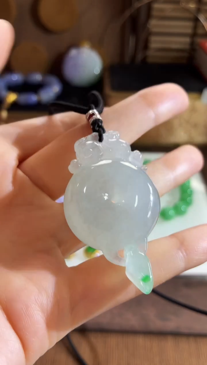 颈饰未镶嵌翡翠吊坠