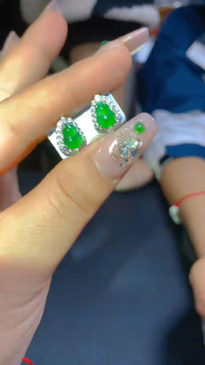 【闪购商品】翡翠耳饰未镶嵌0347002105多样性发其一