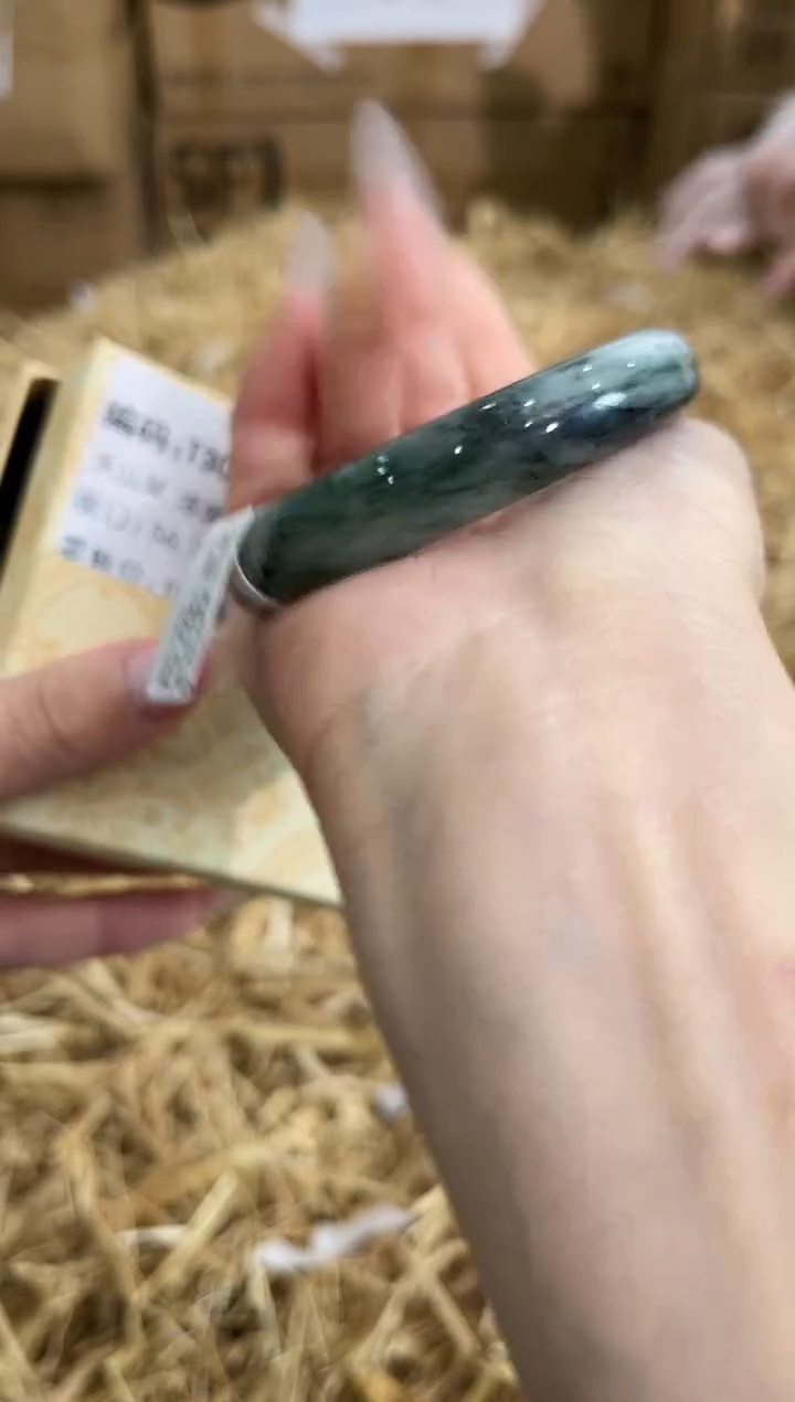 未镶嵌手镯石英质玉T3023