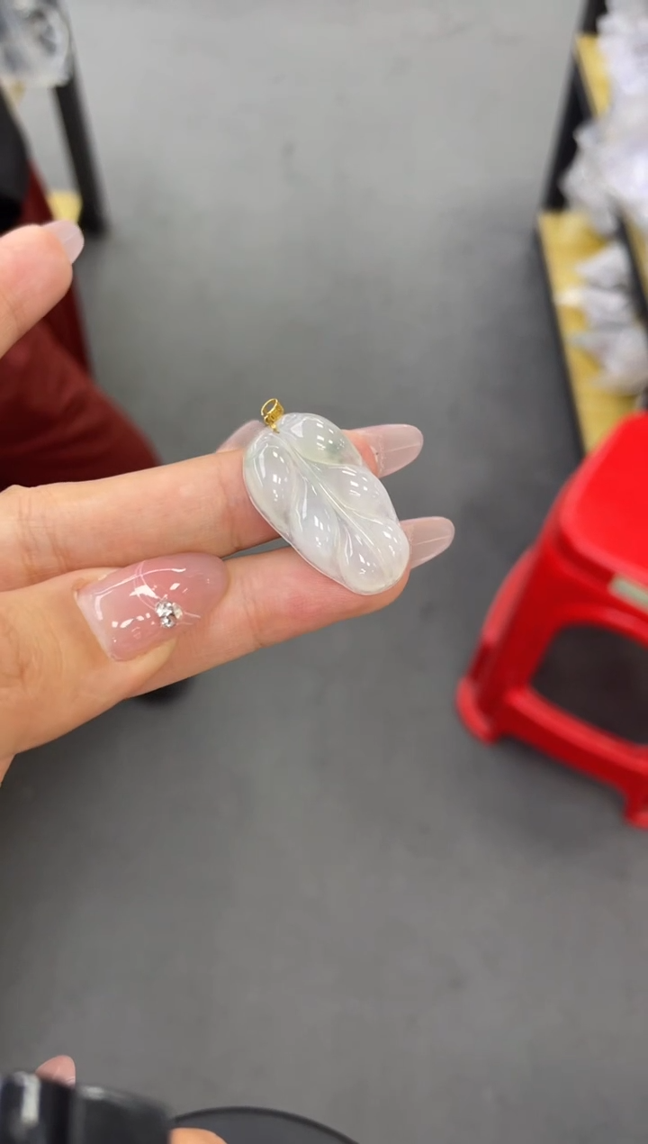 【闪购商品】翡翠吊坠(不含链)18K金镶嵌W048-36#-A3多样性发一