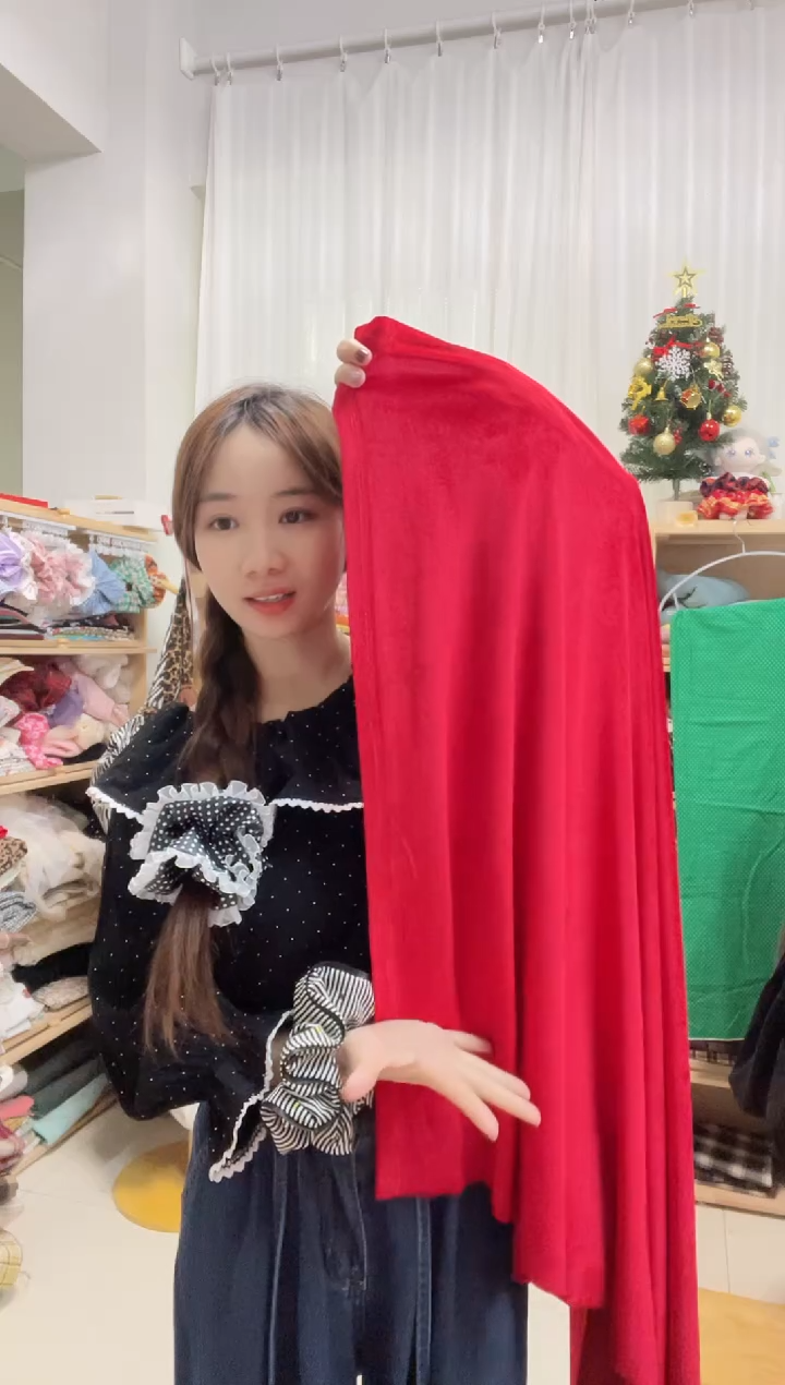 化纤高级感拉满~  圣诞红丝绒1米~ 手感柔滑细腻贼舒服~