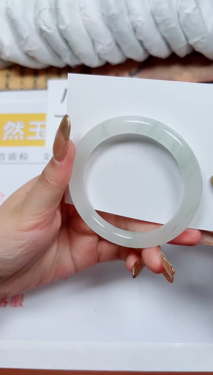 【闪购商品】石英质玉手镯未镶嵌k281