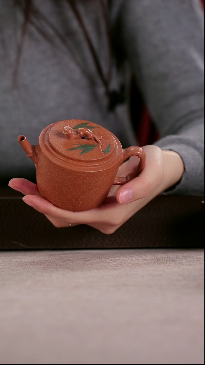 茶壶紫砂粗砂金降坡贴叶竹节汉瓦