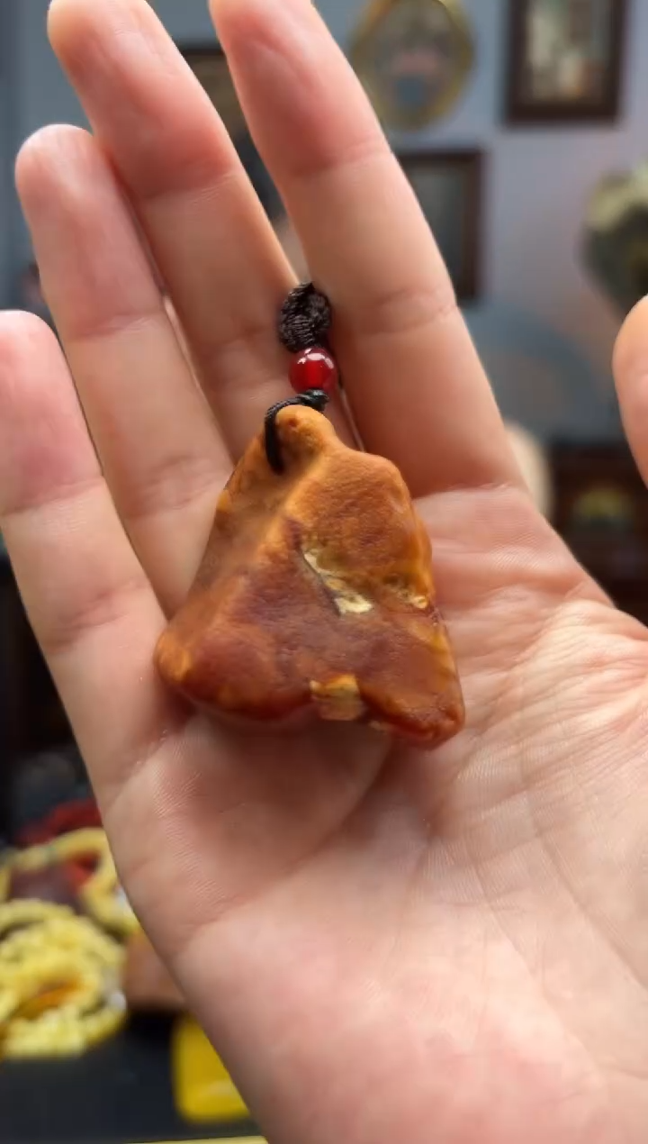 琥珀颈饰未镶嵌吊坠