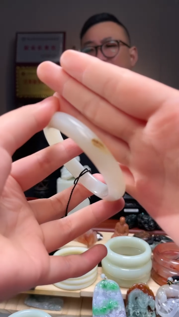 颈饰未镶嵌和田玉?**?56