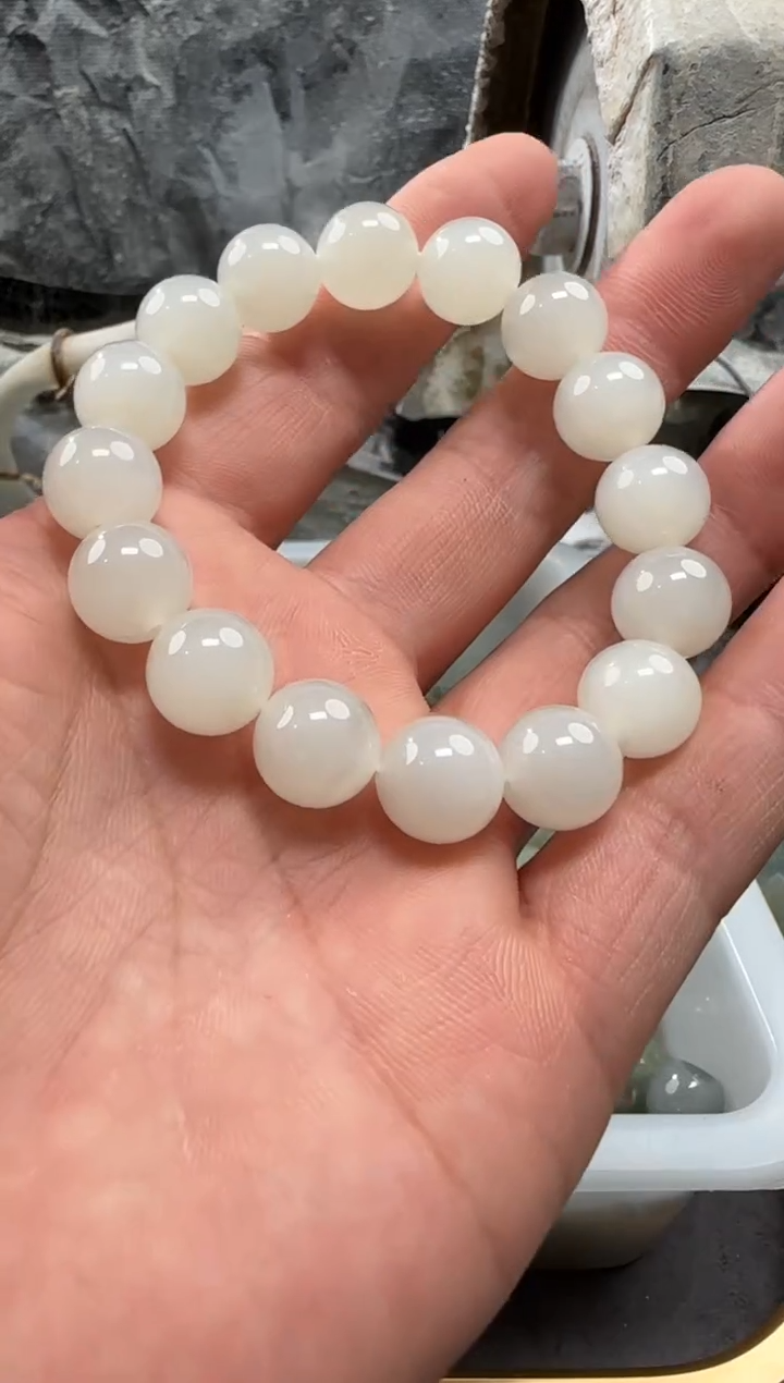 和田玉未镶嵌颈饰手串