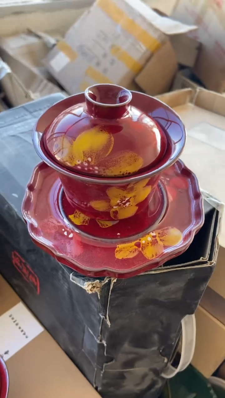 无运费险有瑕疵的摄影的产品有使用过的痕迹有点脏介意勿拍杯