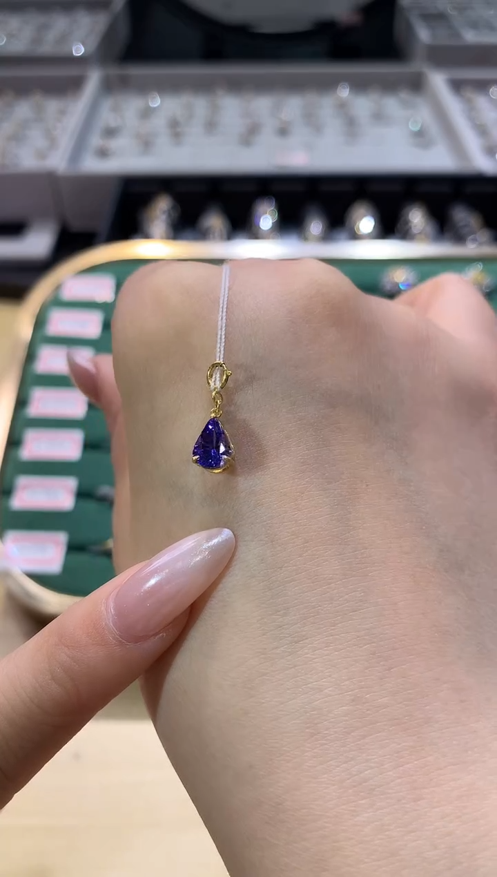 坦桑石18K金镶嵌吊坠吊坠