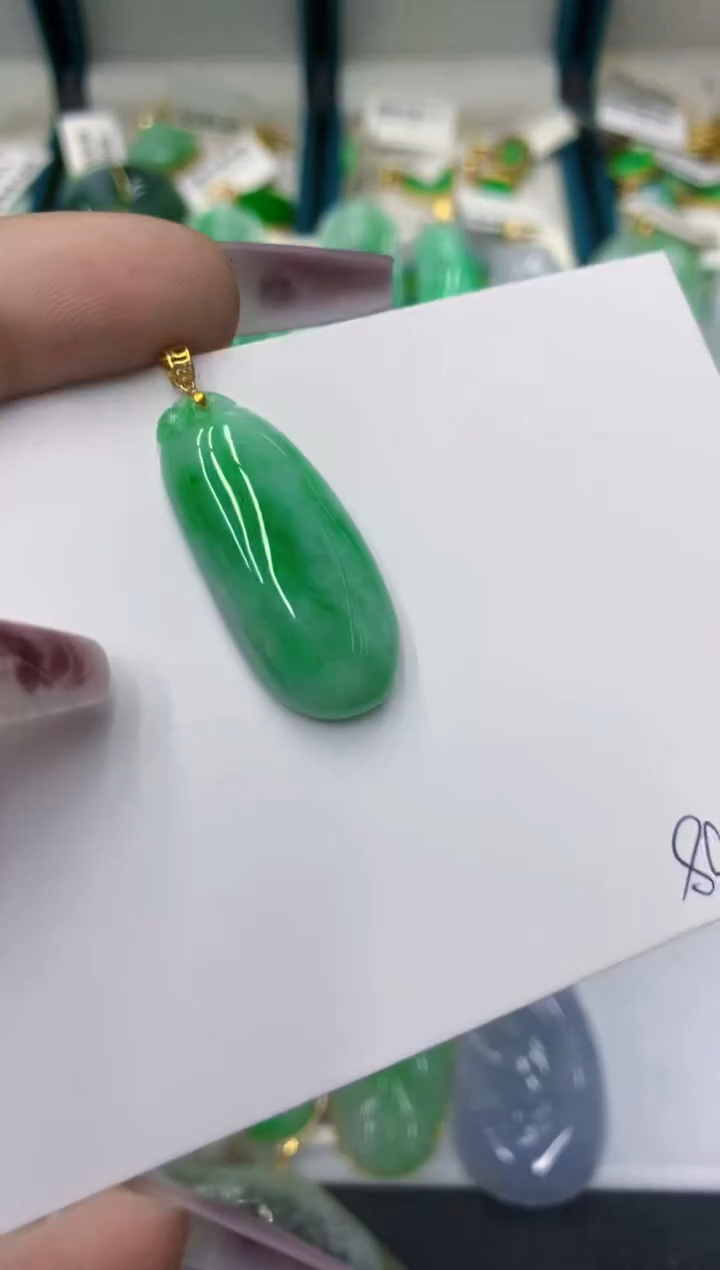 颈饰18K金镶嵌翡翠11111