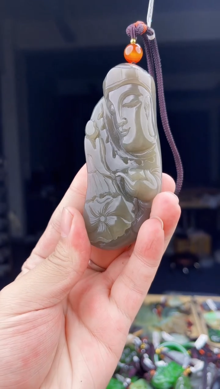 颈饰未镶嵌和田玉1