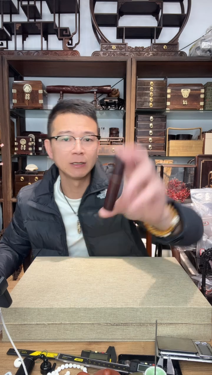 乌木类书架271小叶紫檀牙签筒   瑕疵