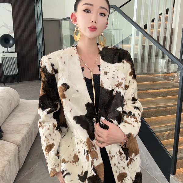 【宝姐家/上衣】冬季新款气质毛毛休闲时尚百搭女外套25407