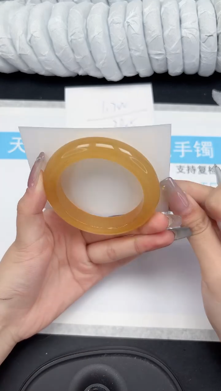 【闪购商品】石英质玉手镯未镶嵌192-55