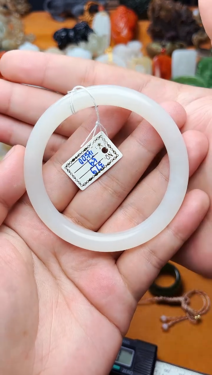 【闪购商品】和田玉手镯未镶嵌59圈口