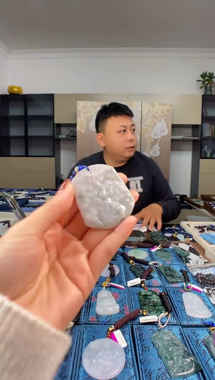 颈饰未镶嵌翡翠多样性发其一