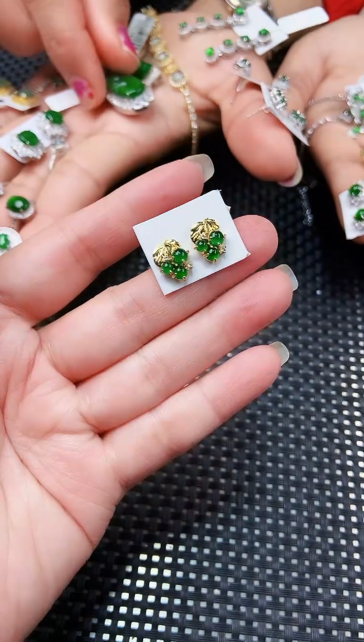 【闪购商品】翡翠耳饰未镶嵌111111111