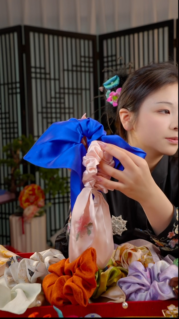 刺绣R**e非遗苏绒花手工饰品