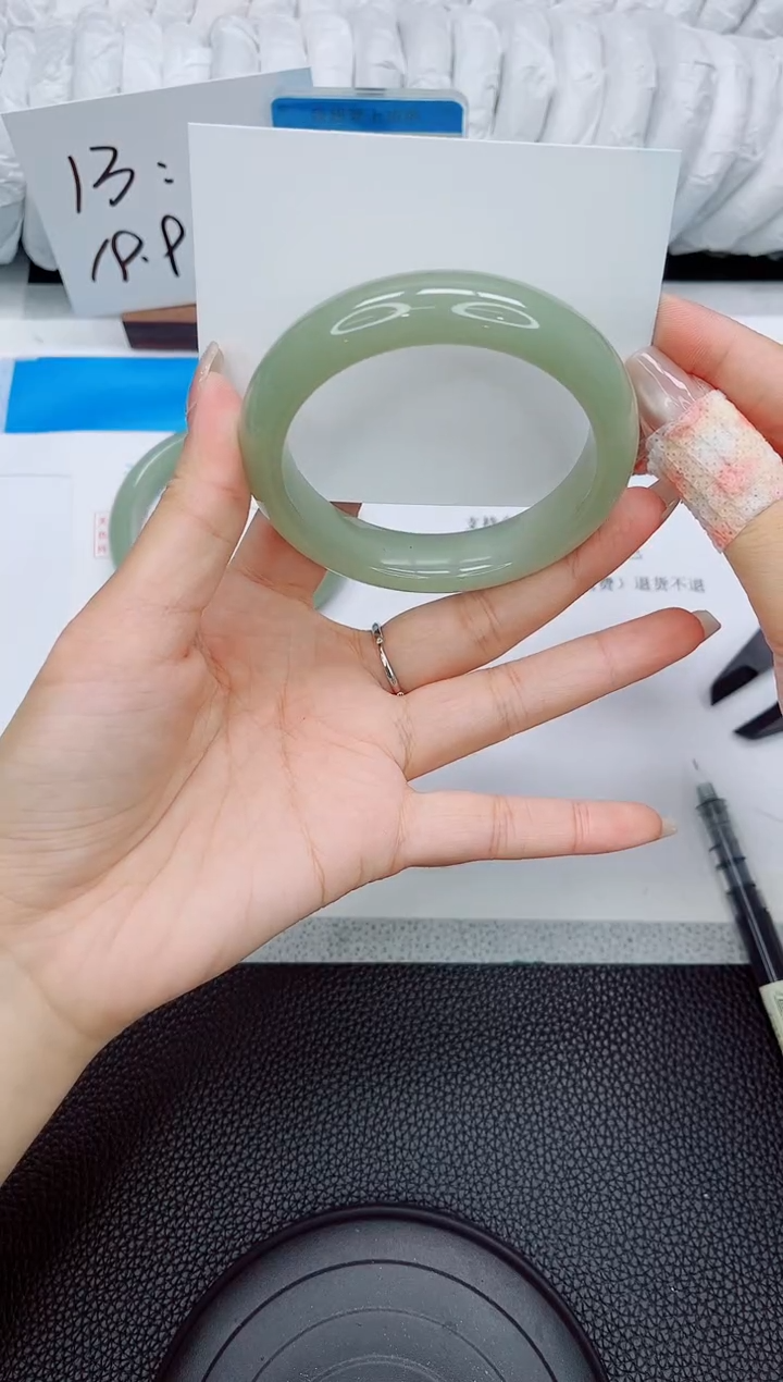 石英质玉手镯未镶嵌121-58.2