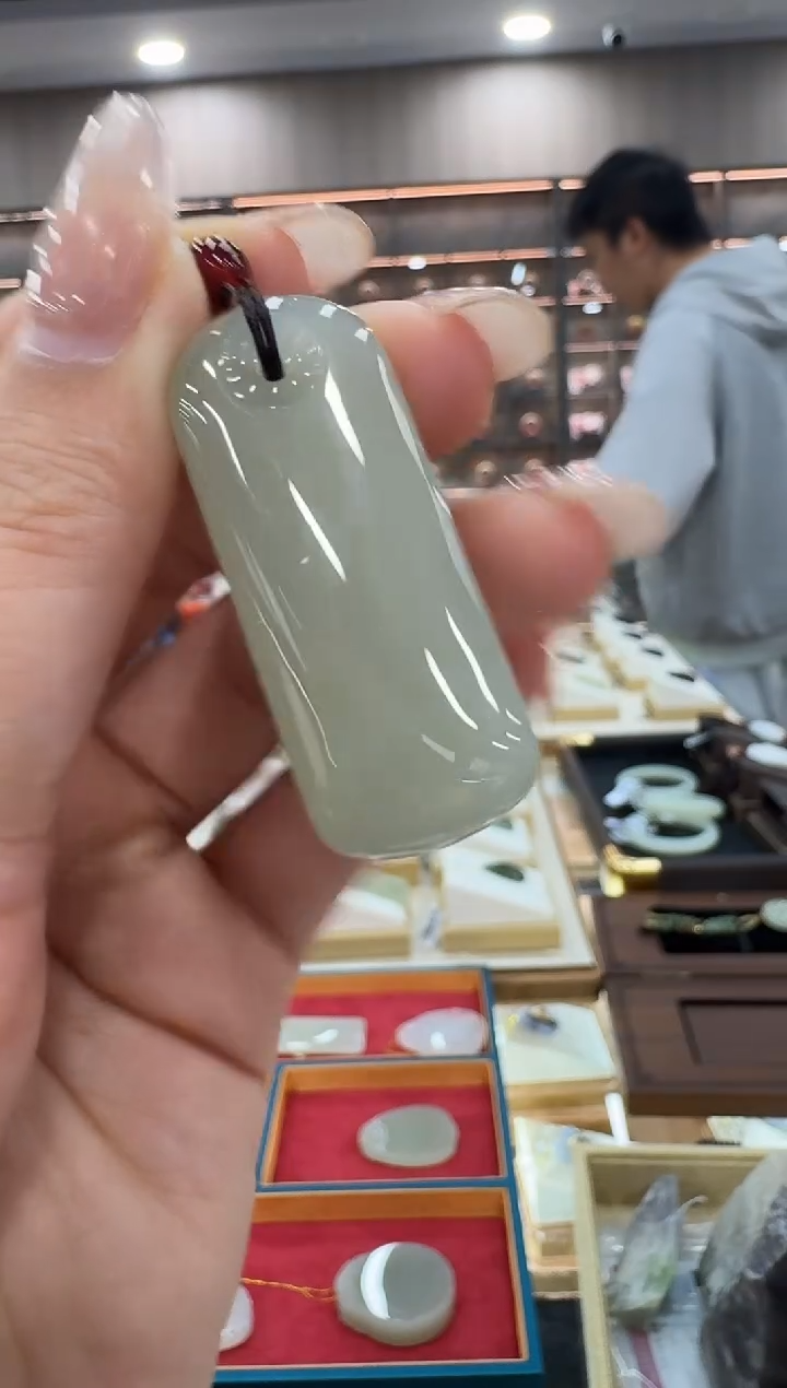 颈饰未镶嵌和田玉孤品 无事牌吊坠/配绳