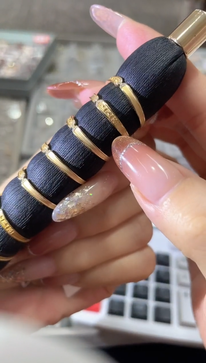 18K金镶嵌戒指钻石多样性发一     YT