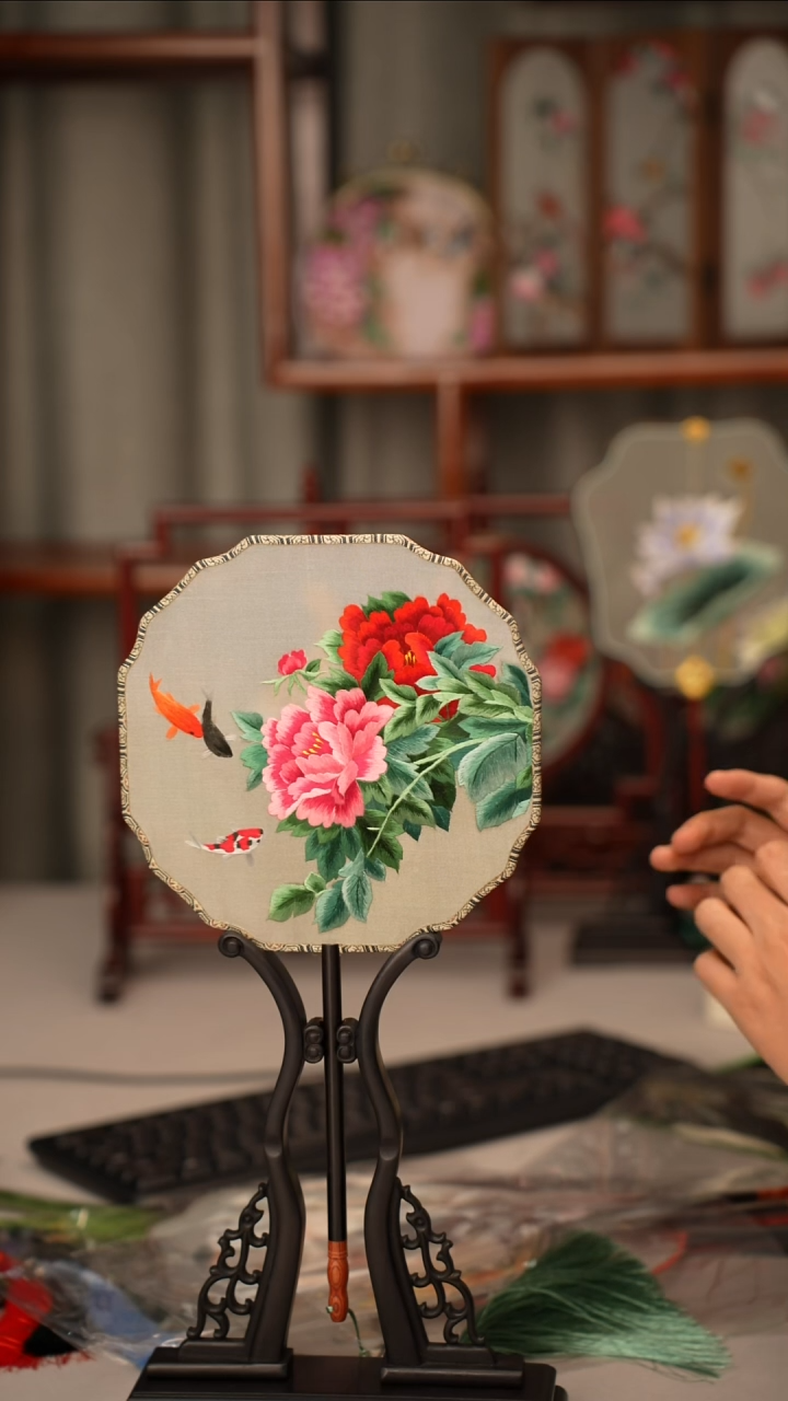 扇子苏绣作品手工扇子