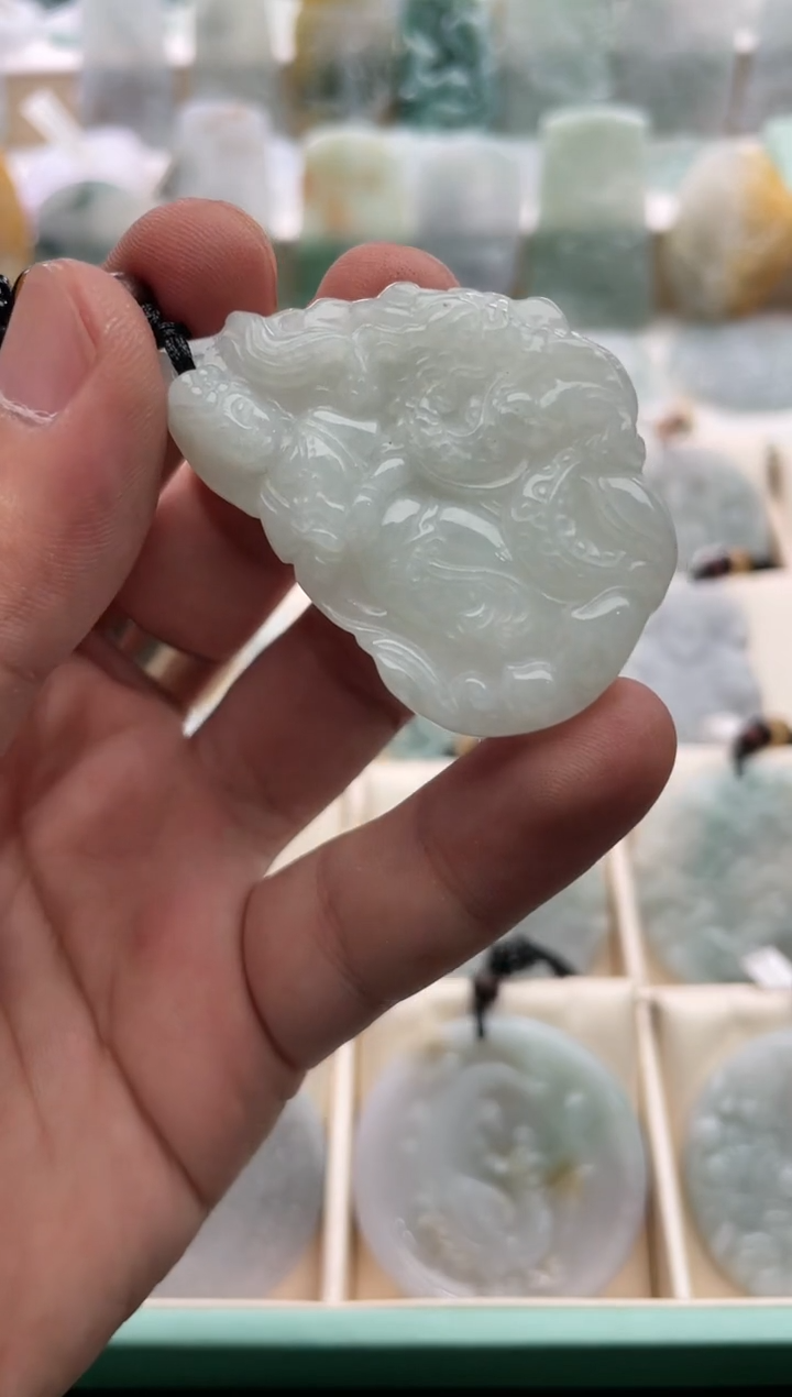 【闪购商品】翡翠颈饰未镶嵌..../2/20/ 153
