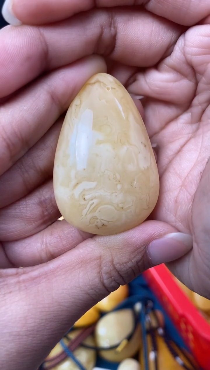 【闪购商品】琥珀裸石未镶嵌天然琥珀蜜蜡水滴