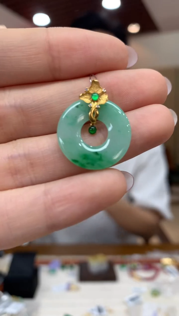 吊坠(不含链)18K金镶嵌翡翠甜甜圈