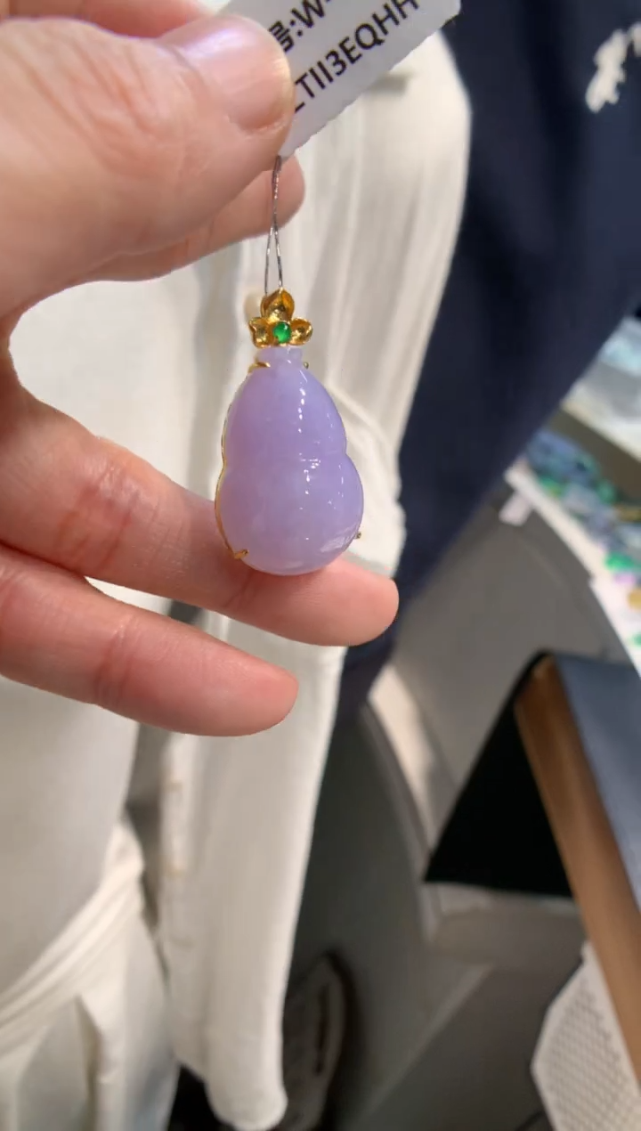 颈饰18K金镶嵌翡翠葫芦