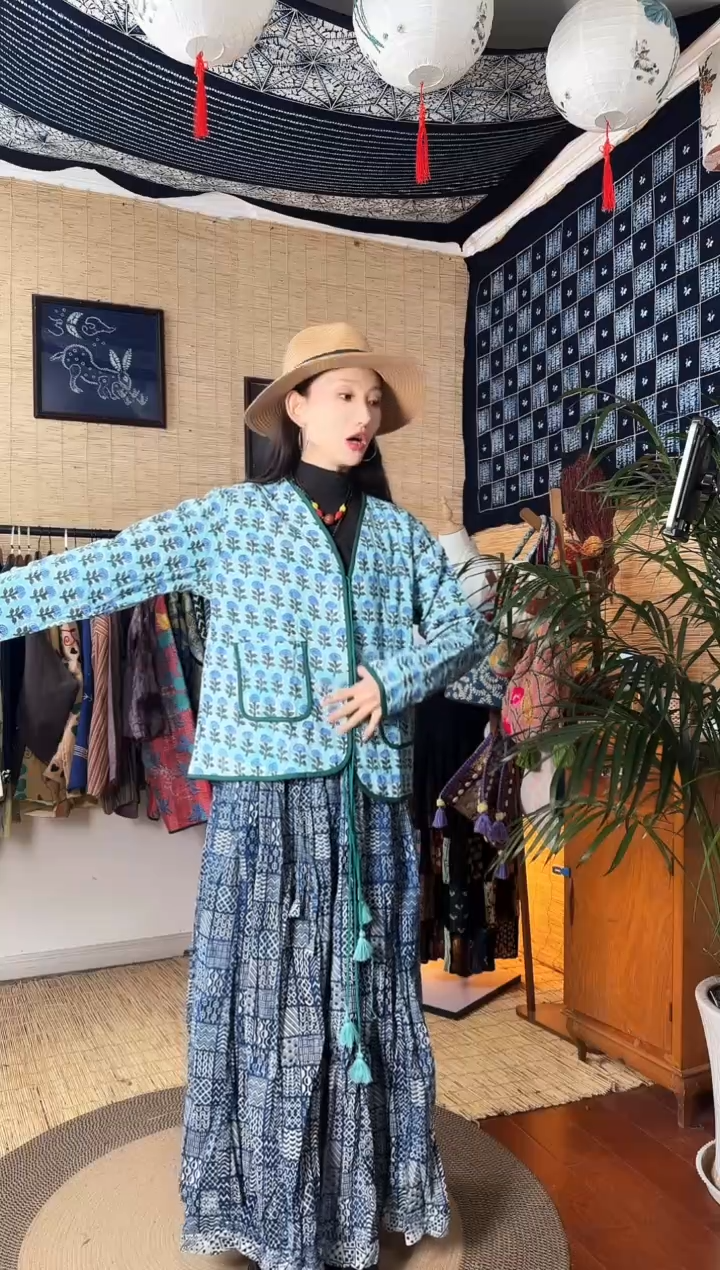 【闪购商品】设计师款蓝花小绵外套