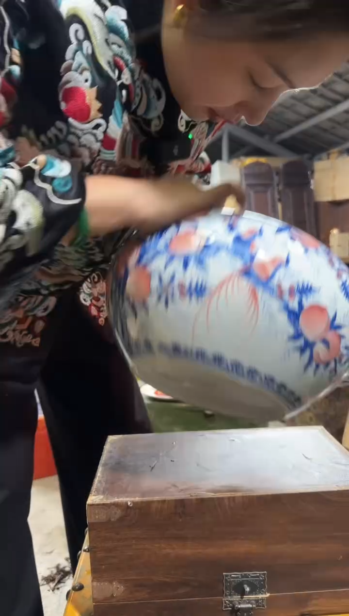 摆件瓷寿桃笔洗带内绘新春童子