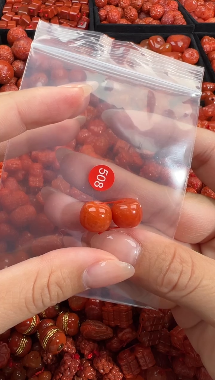 南红玛瑙未镶嵌颈饰1
