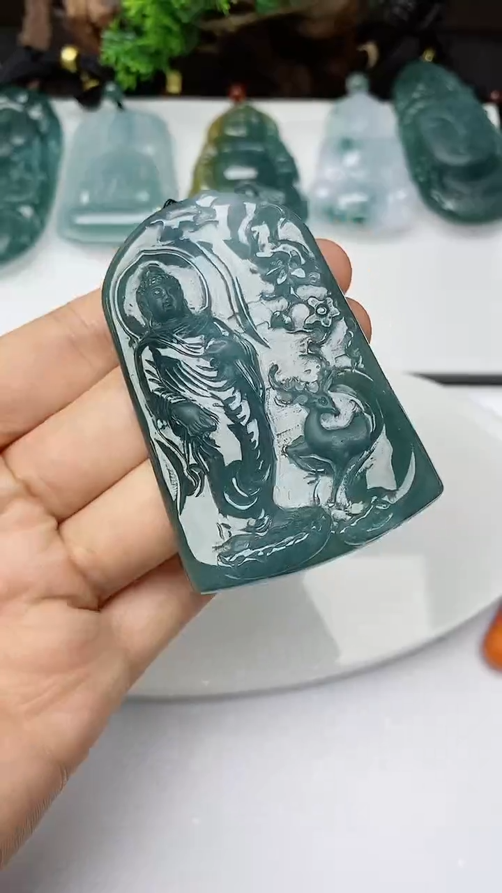 【闪购商品】翡翠颈饰未镶嵌