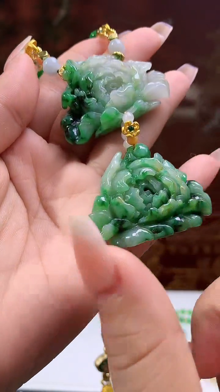 【闪购商品】定制翡翠未镶嵌1002xx-毛货挂件33