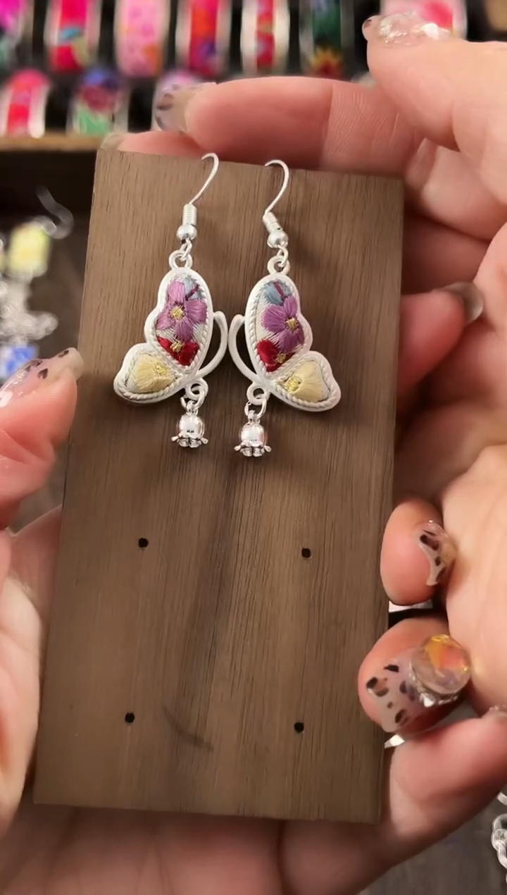 【闪购商品】织绣民族风老绣饰品325