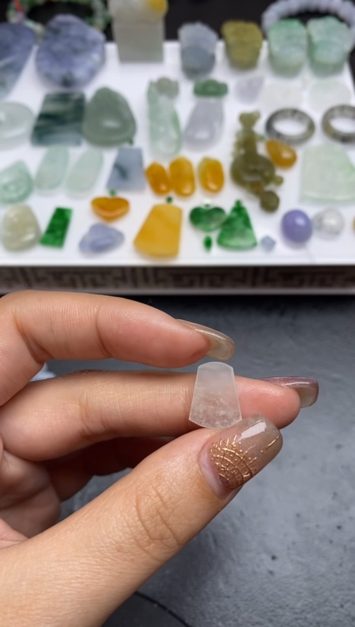 【闪购商品】定制翡翠未镶嵌翡翠毛货~