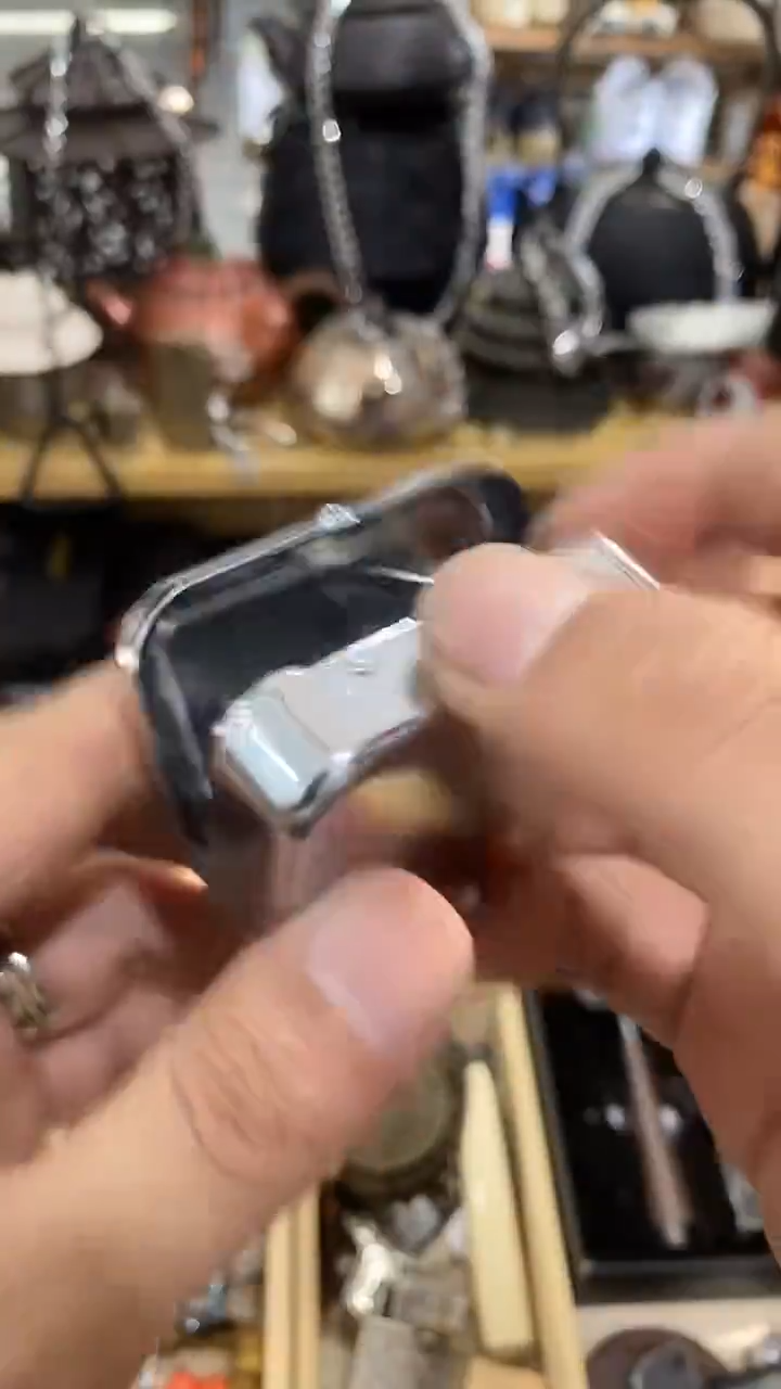 瓷片闪购商品  如图所示