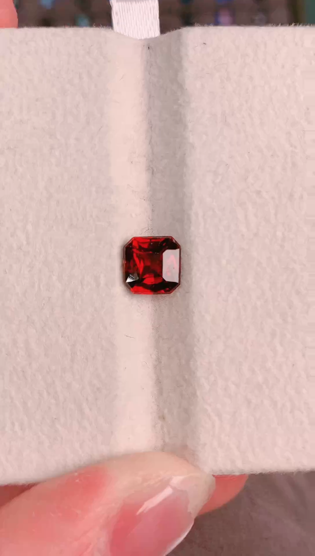 未镶嵌珠宝半成品石榴石1.9CT