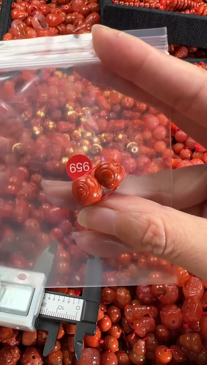 【闪购商品】南红玛瑙颈饰未镶嵌1