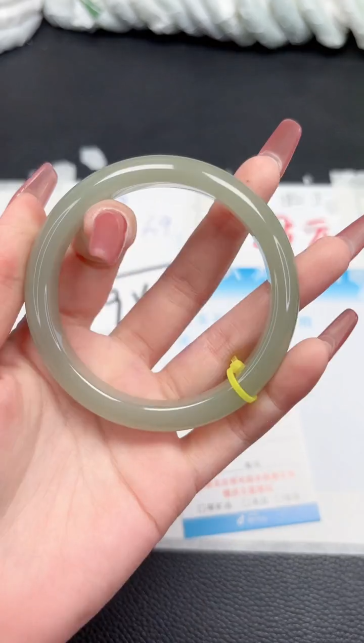 【闪购商品】石英质玉手镯未镶嵌345-61.8