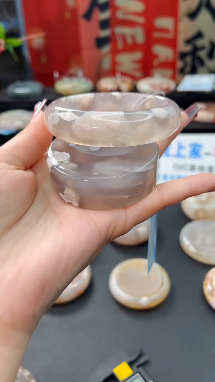 【闪购商品】石英质玉手镯未镶嵌赠送镯心（58圈口）