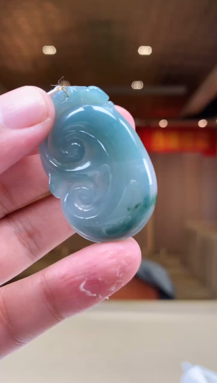 翡翠未镶嵌颈饰             *115