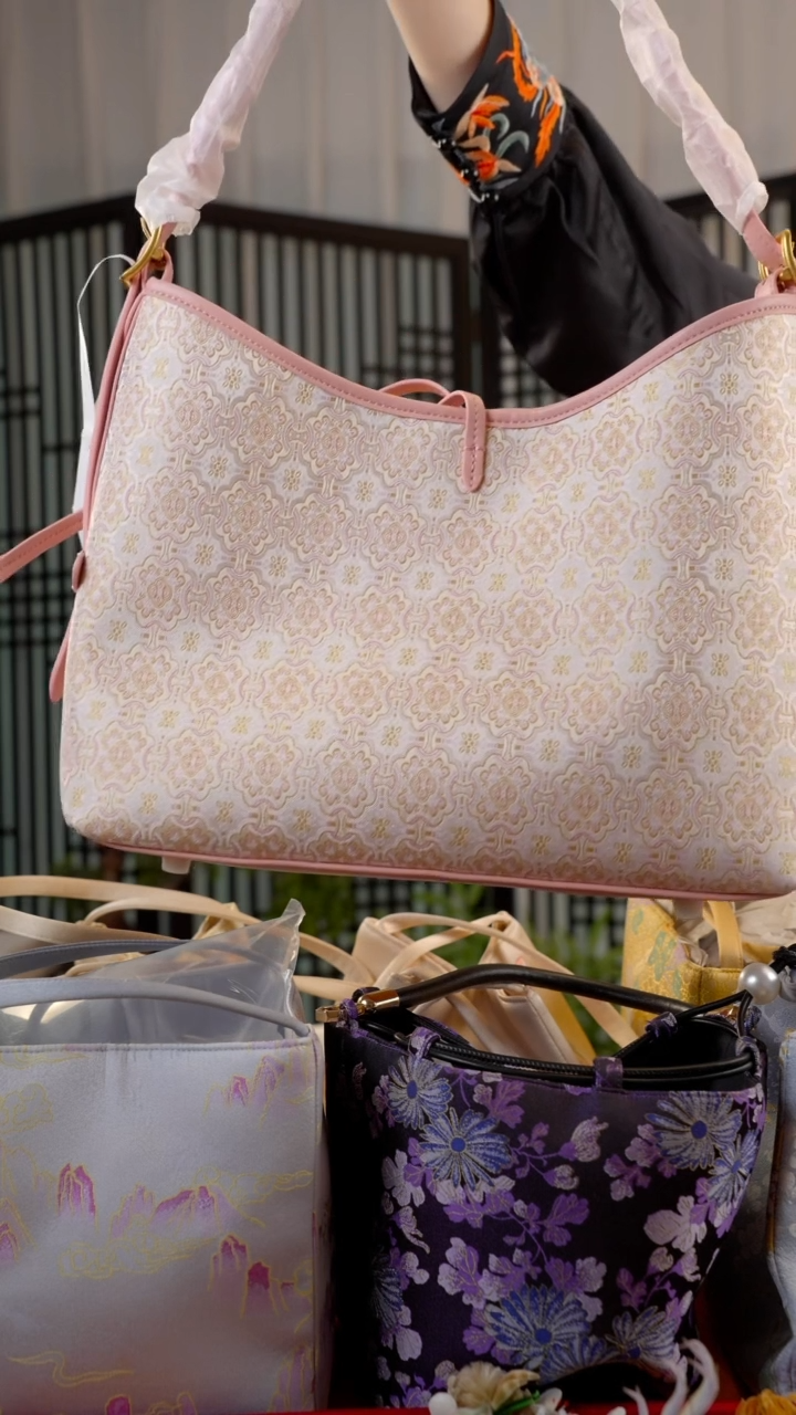 刺绣毛*非遗绒花苏绣饰品