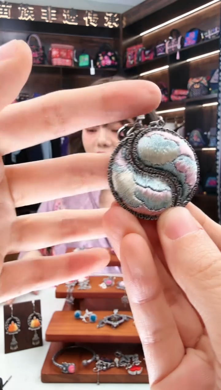 【闪购商品】织绣93蚩梦苗族古绣