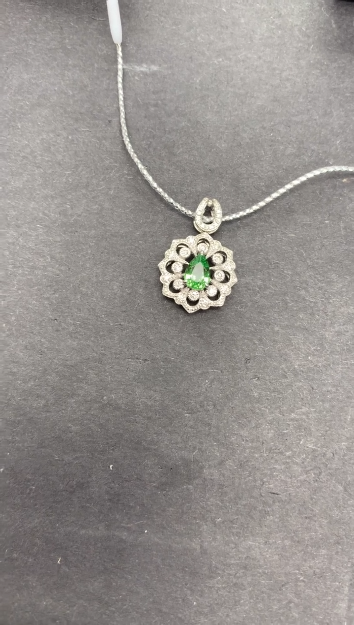 【闪购商品】石榴石（沙弗莱）吊坠(不含链)18K金镶嵌63分