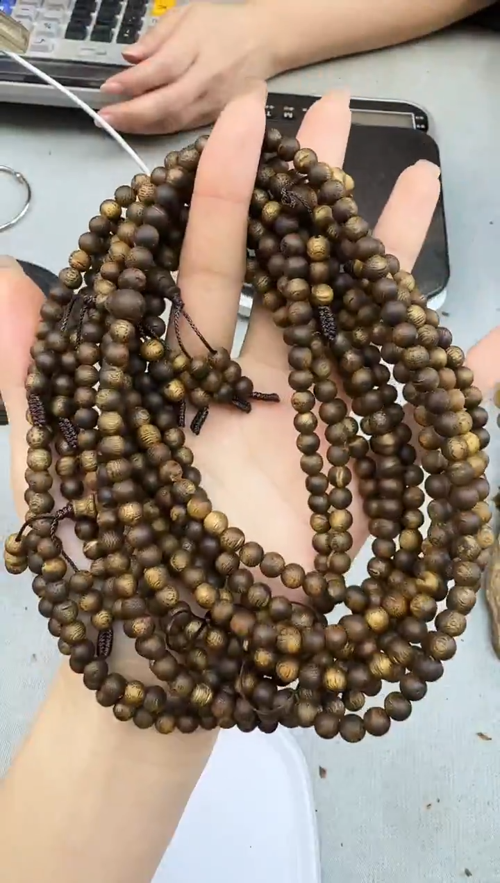 沉香手串0612张勺子瑕疵虫漏圆珠多圈多样性发一